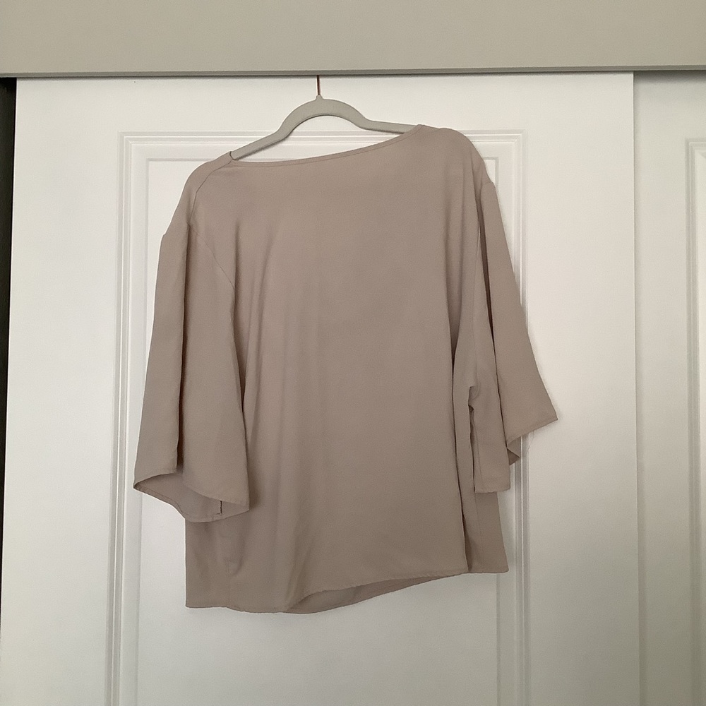 Beige/Light Pink Flowy Blouse (size XL)